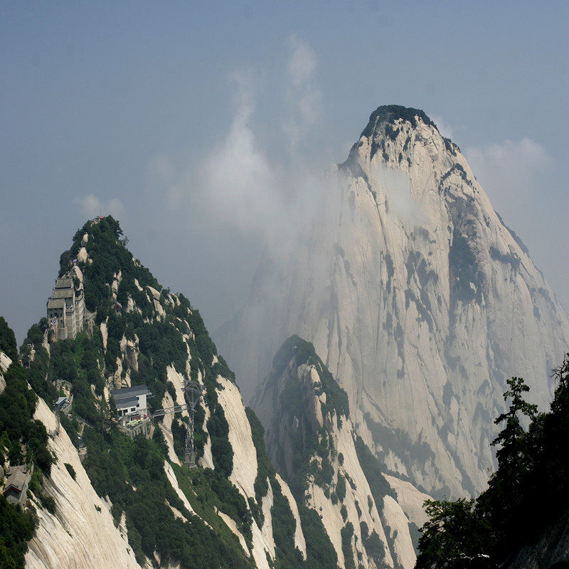 西安旅游2天1晚跟团游、渭南华山+大慈恩寺+大唐不夜城 含住宿