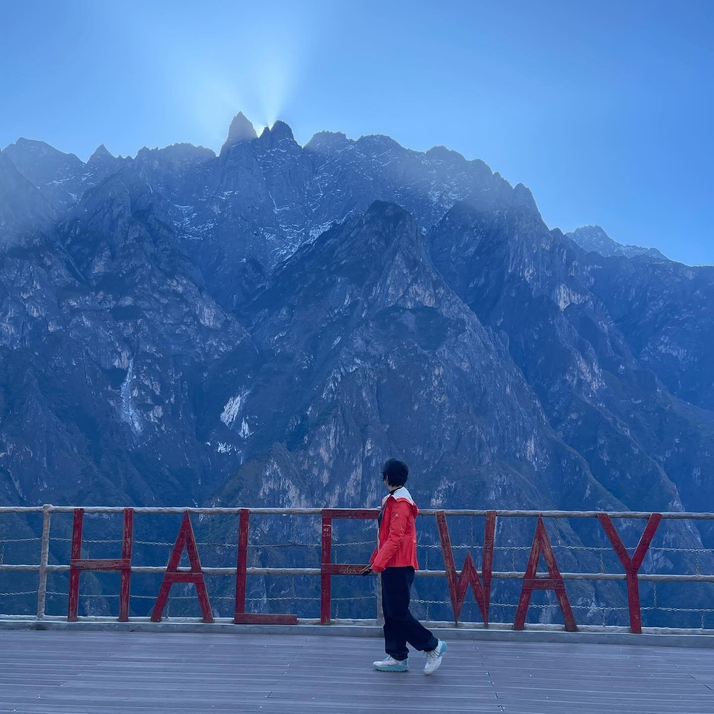 丽江虎跳峡香格里拉梅里雪山4天3晚私家团 无底湖阿布吉措徒步