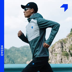 Inner splicing with hooded soft shell elastic windproof lock warm autumn and winter training marathon running men's breathable jacket