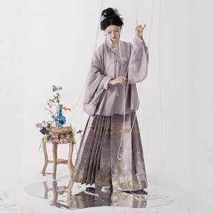 
Original Hanfu for women [Ruanyanluo] Ming-made cross-dress with square collar, pipa sleeves, horse-faced skirt, purple suit, autumn and winter style