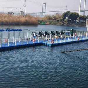 
Zhengzhou outdoor demining pioneer amusement equipment manufacturer intelligent scan code sharing water cannon gun rain bullet rain gas cannon gun