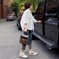 Designed Long-Sleeved White Shirt for Women, Summer 2026 New Style, High-End Top, Casual Loose Fit, Stylish and Age-Reducing
