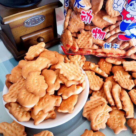 
Hongquan old Beijing animal biscuits old-fashioned nostalgic childhood flavor snacks sucrose-free breakfast cake 450g bag