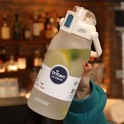 Japanese Tritan Large-Capacity Water Cup 2000ml Straw Cup High Temperature Resistant Sports Fitness Water Bottle