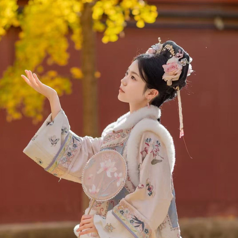 希尔顿小团含机票太原到北京旅游5天4晚跟团游故宫恭王府升旗长城