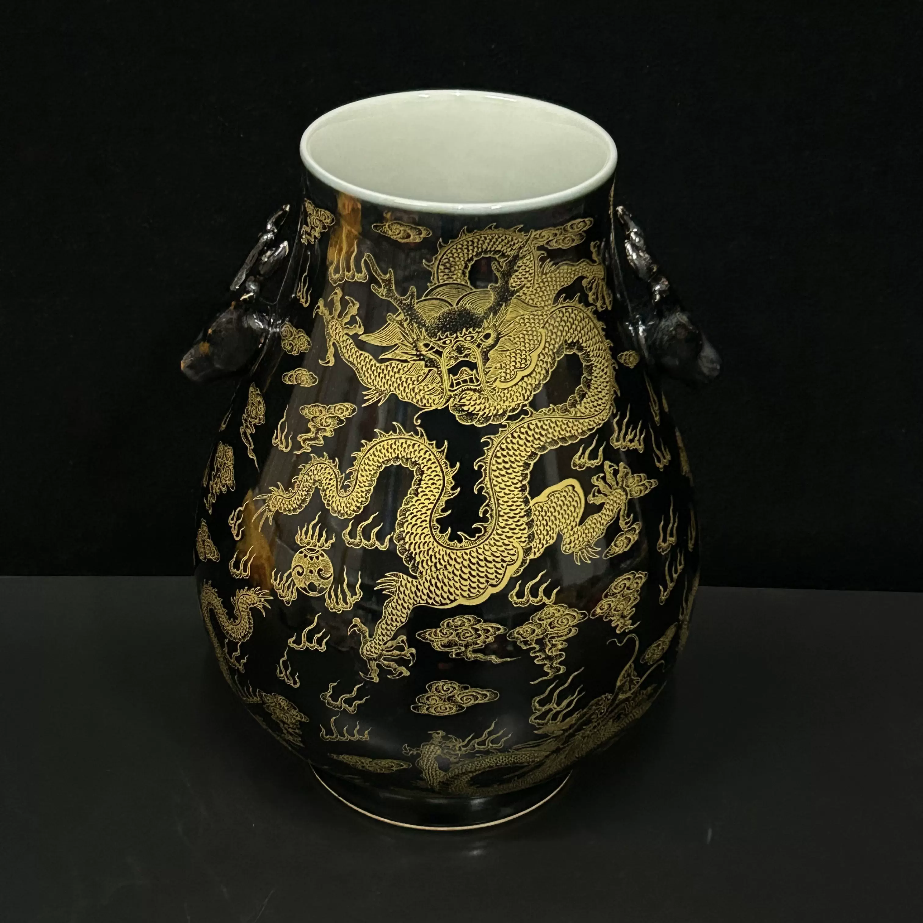 中国古美術・宋汝窯款天青釉銀口四方尊花瓶・工芸品・木箱付・文房具・風水開運・陶器 中国古美術・宋汝窯款天青釉銀口四方尊花瓶・工芸品・