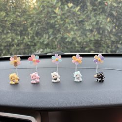 2025 New Model Small Flower and Kitten Car Ornaments, Interior Dashboard Decoration, Fresh Nodding Flower Ornaments