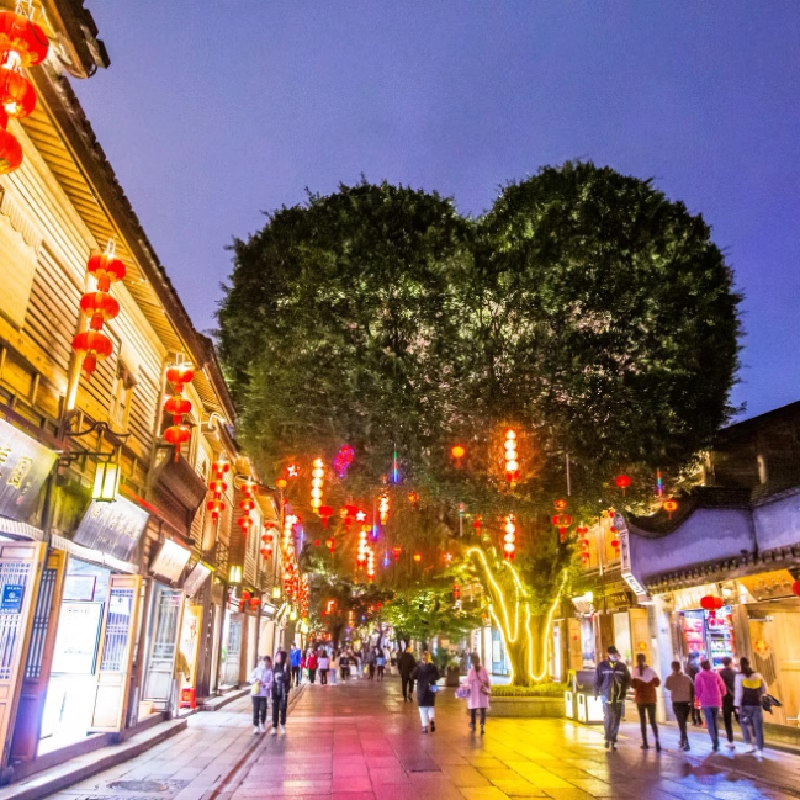 福州三坊七巷+纯净平潭+西禅寺祈福+闽越水镇+温泉度假双动四日游