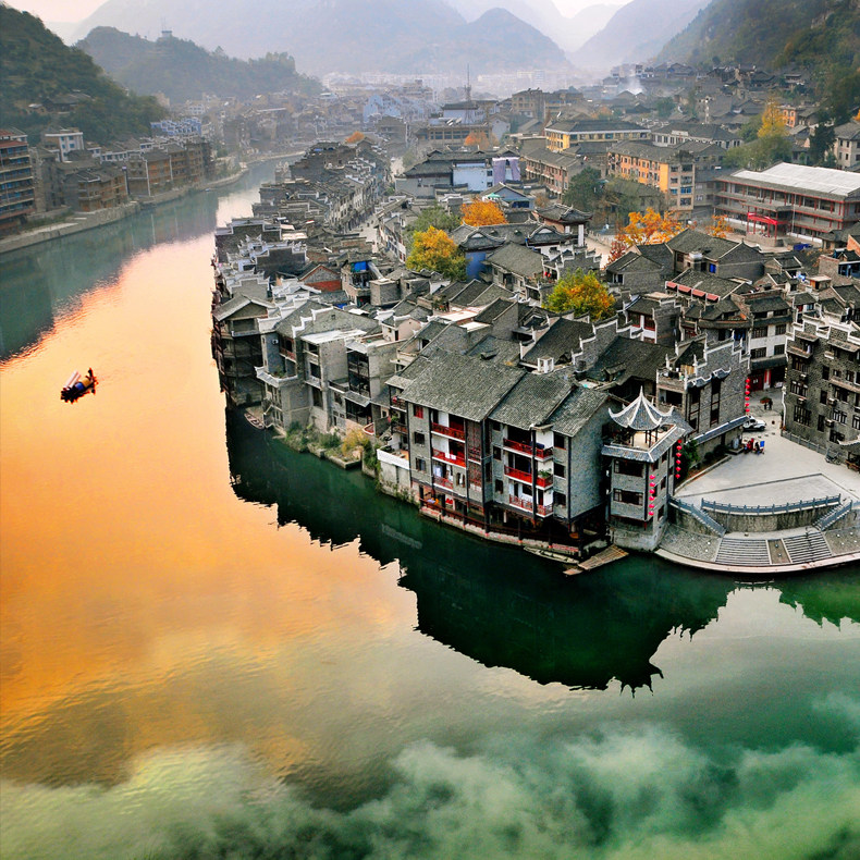 贵州旅游黄果树+荔波小七孔+西江千户苗寨+梵净山+镇远纯玩4日游