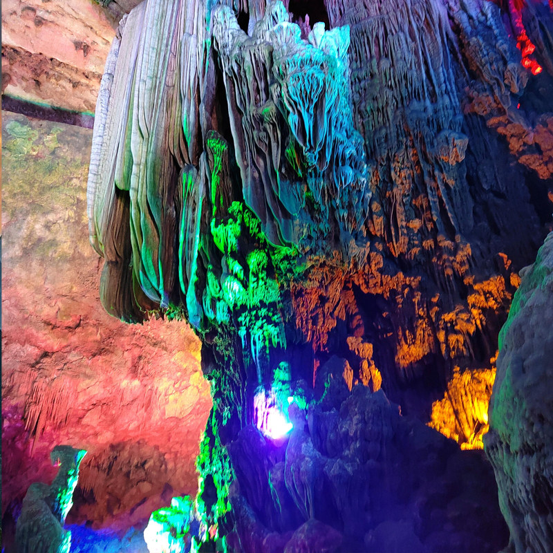 8人团龙胜温泉住四钻含机票直飞广西桂林旅游漓江阳朔遇龙河6日游