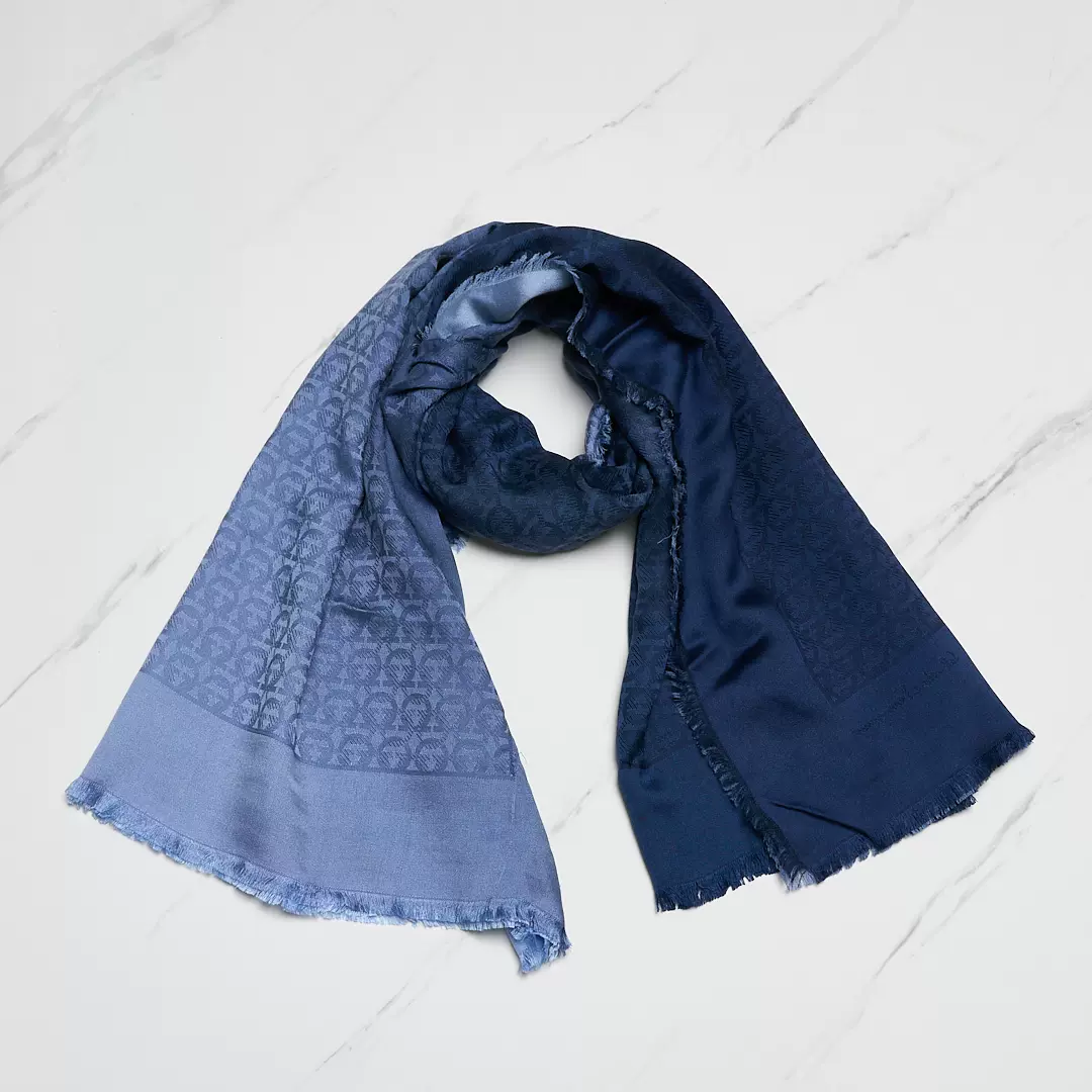 jj美国正品清仓菲拉格慕中性暗纹流苏围巾fggw00259