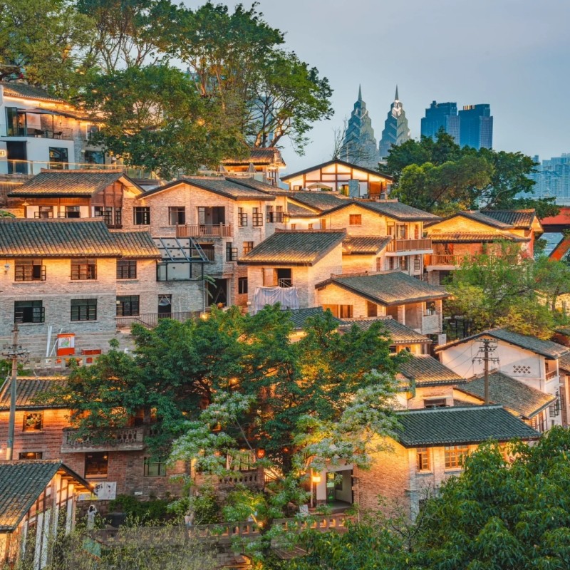 李子坝轻轨穿楼+怀旧轮渡+长江索道+三峡博物馆+洪崖洞1日包车游