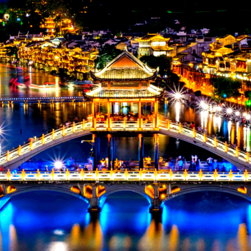 【2+1头等舱座椅】双高长沙韶山张家界凤凰5天4晚跟团游一价全含