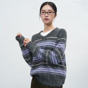 
[Same style as Tian Xiwei] GENERAL IDEA plush contrast striped soft waxy V-neck loose pullover sweater for women