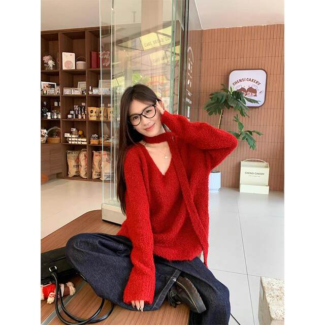 Red retro Christmas design long-sleeved V-neck sweater for women in spring loose lazy style soft glutinous sweater top
