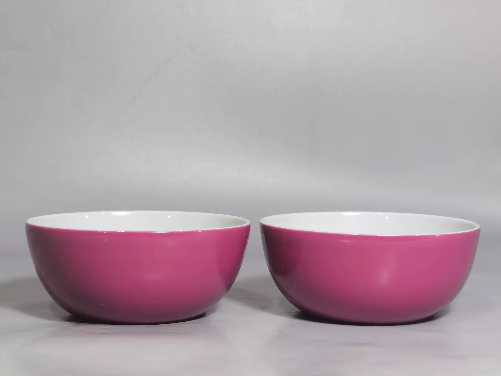 清·雍正御制珐琅彩黄地十二花神杯一套规格：口径6.5cm 高5cm