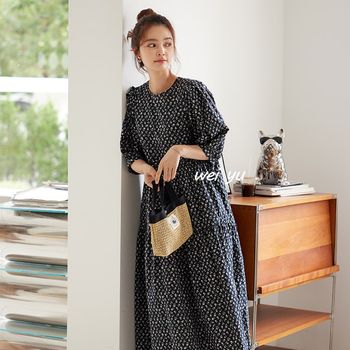 Weiyu large-size women's high-end long skirt 2025 summer new loose slim round neck half-sleeved floral dress
