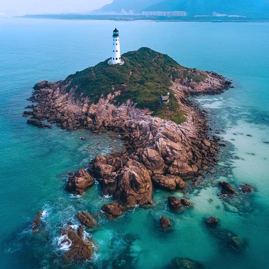 南宁起止广西旅游6天5晚跟团游北海银滩百色古龙山崇左德天瀑布