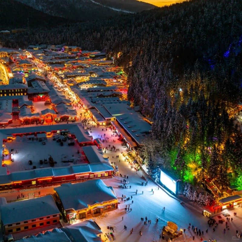 8人小团环游东北6日+长春+长白山雾凇漂流+雪乡+哈尔滨冰雪大世界