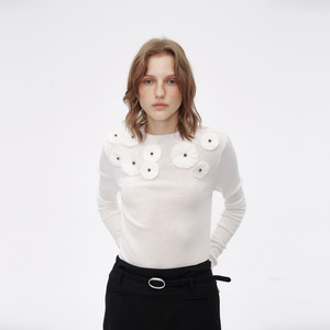 
AVVENN tight-fitting semi-transparent spliced yarn pullover knit AM90601631