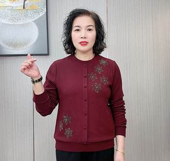 
2025 Young Mom Autumn and Winter Fashionable Small Shirts for Middle-aged and Elderly Women Fashionable Round Neck Long Sleeve Bottoming