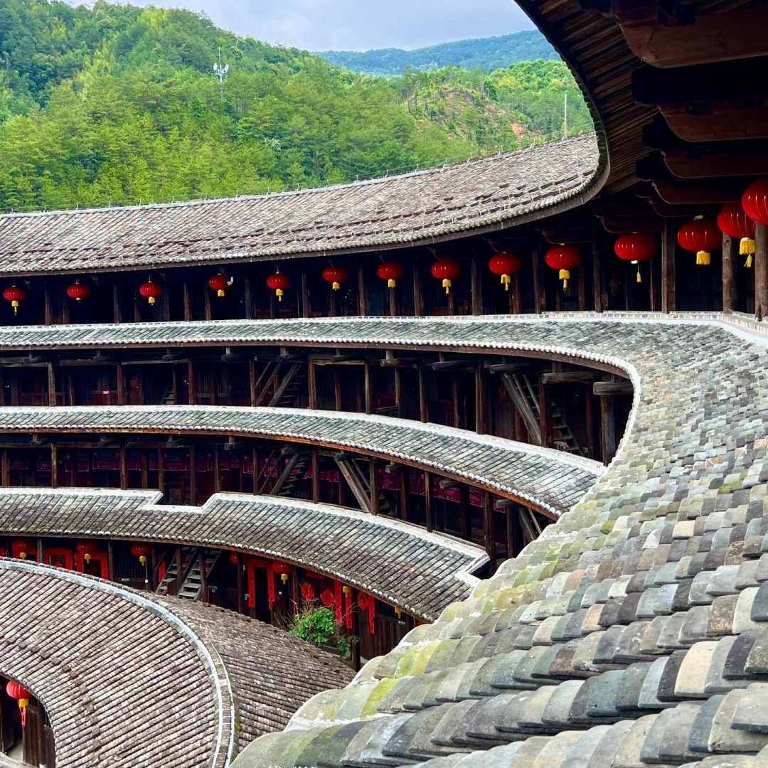 【2~8人私家团含票】龙岩旅游初溪土楼群+南靖云水谣包车一日游