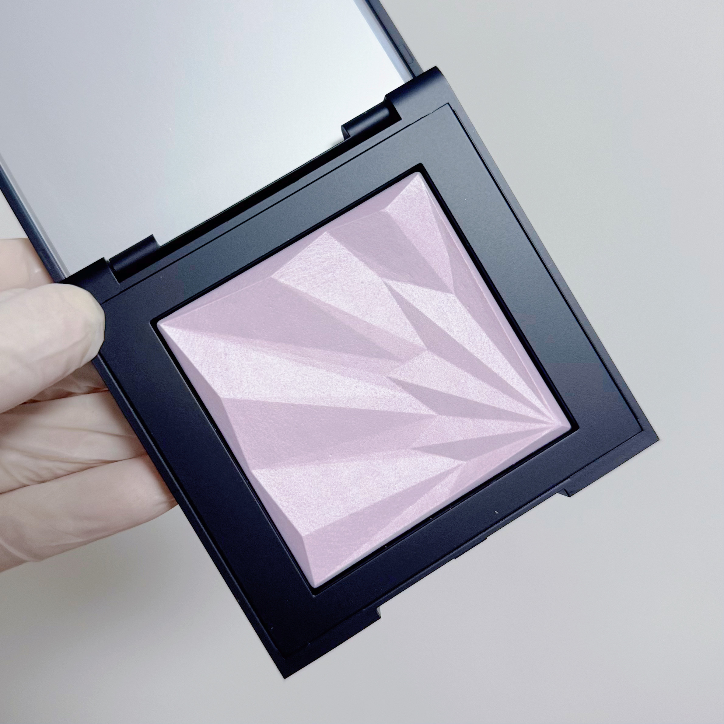 Shu Uemura Фиолетовый алмазный порошок Перо Мягкий свет Туман Фиолетовый Большой образец фиолетового порошка Большой пробный пакет синего медового пор