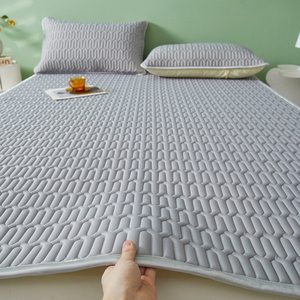 
Thickened Category A maternal and infant grade latex mat three-piece set for student dormitory washable children's ice silk air-conditioned mat gift