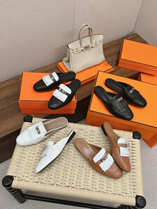 
2026 spring and summer tassel genuine leather mule shoes for women European station Baotou slippers single shoes for outer wear fashionable half-slipper loafers