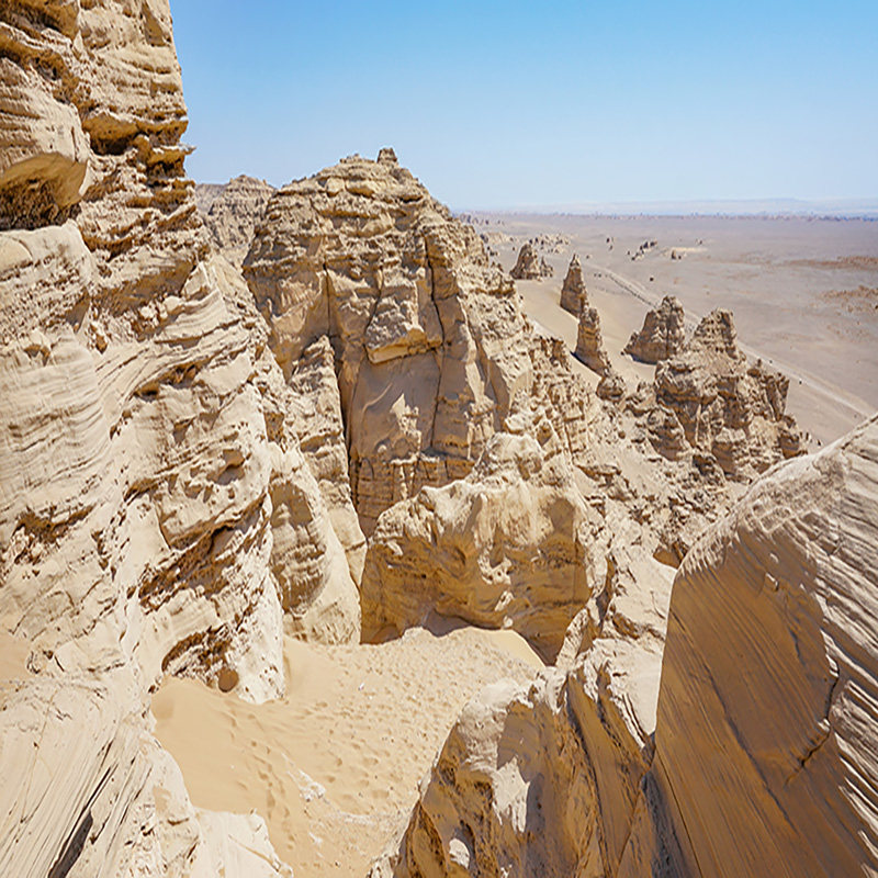 新疆冬季旅游喀纳斯禾木赛湖世界魔鬼城乌伦古湖国际大巴扎8日游