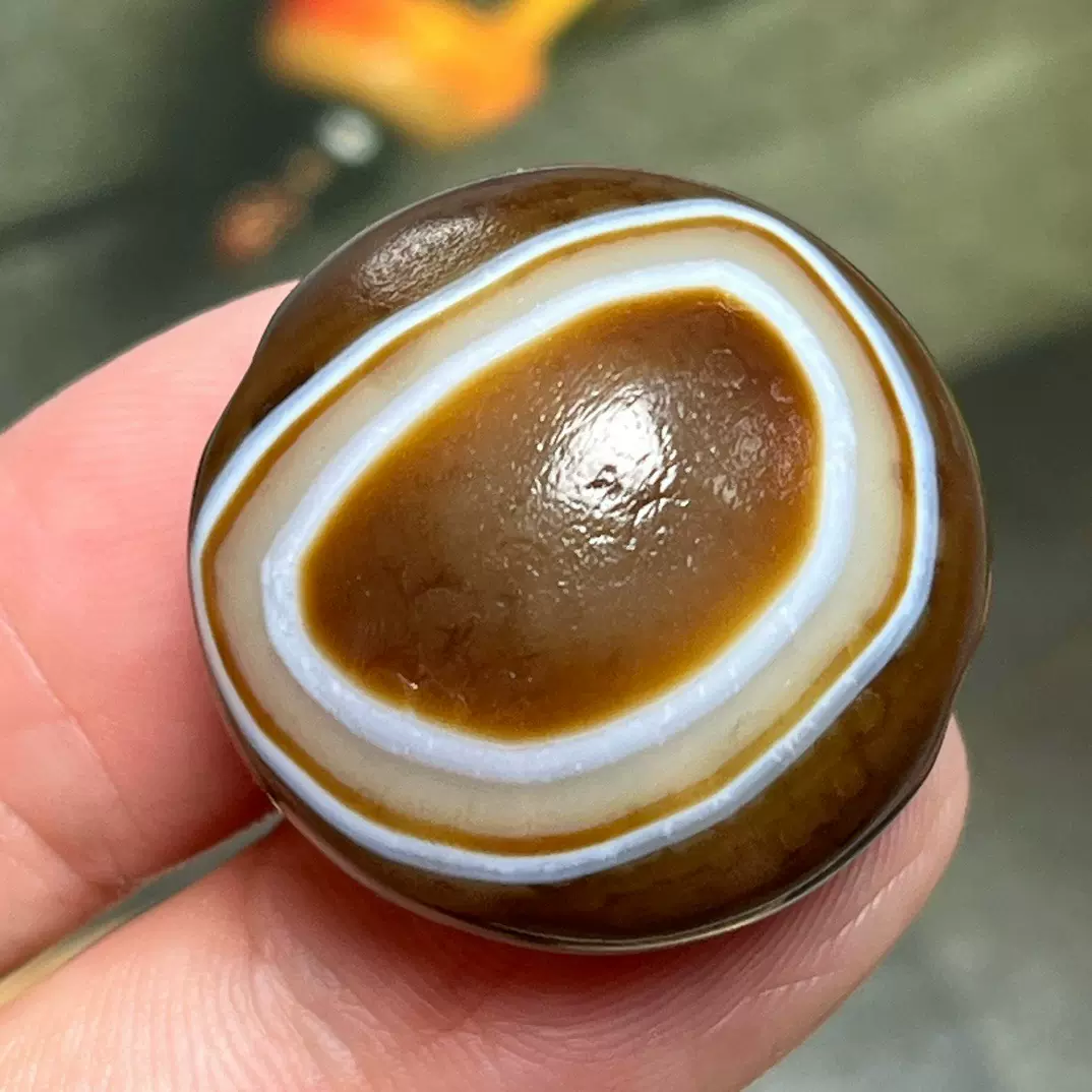 中国古美術・藏區回流・老料高油包漿・銀絲鑲嵌 六眼天珠 朱砂満点・西蔵工芸・瑪瑙 藏传西藏高油包浆十二眼天珠尺寸:59*13毫米