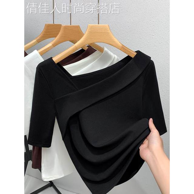 Mid-sleeved T-shirt for women black v-neck summer 2023 new slim base shirt French temperament chic slanted neck top for women

