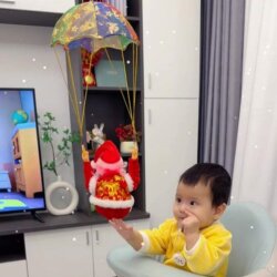 Santa Claus Baby Soothing Tool for Infants Aged 0 to 6 Months, Early Education and Intelligence Development, Baby Head-Up Training Toy, Hanging Bed Bell