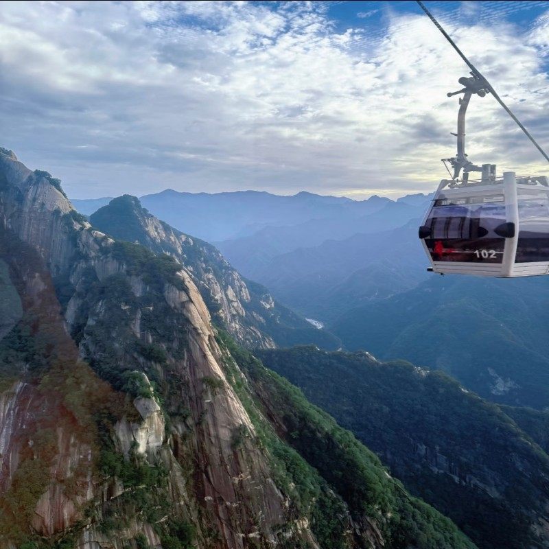 华山1日游,索道西峰上北峰下