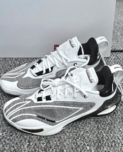 
Li Ning New and Authentic, Broken Code Clearance, Sports Shoes, Basketball Shoes, New and Authentic