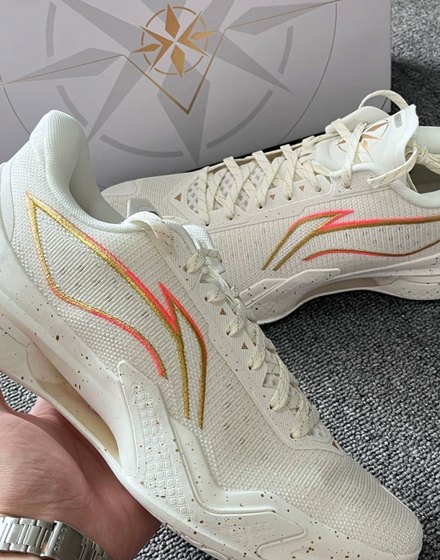 
Li Ning Blade 5 non-slip lightweight wrapped basketball shoes