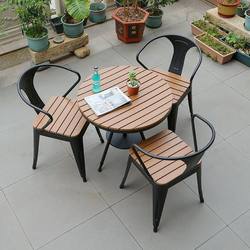 Outdoor Courtyard Anti-Corrosion Plastic Wood Table and Chair Set, Popular in Milk Tea Shops and Cafes, Outdoor Open-Air Leisure Balcony Coffee Table