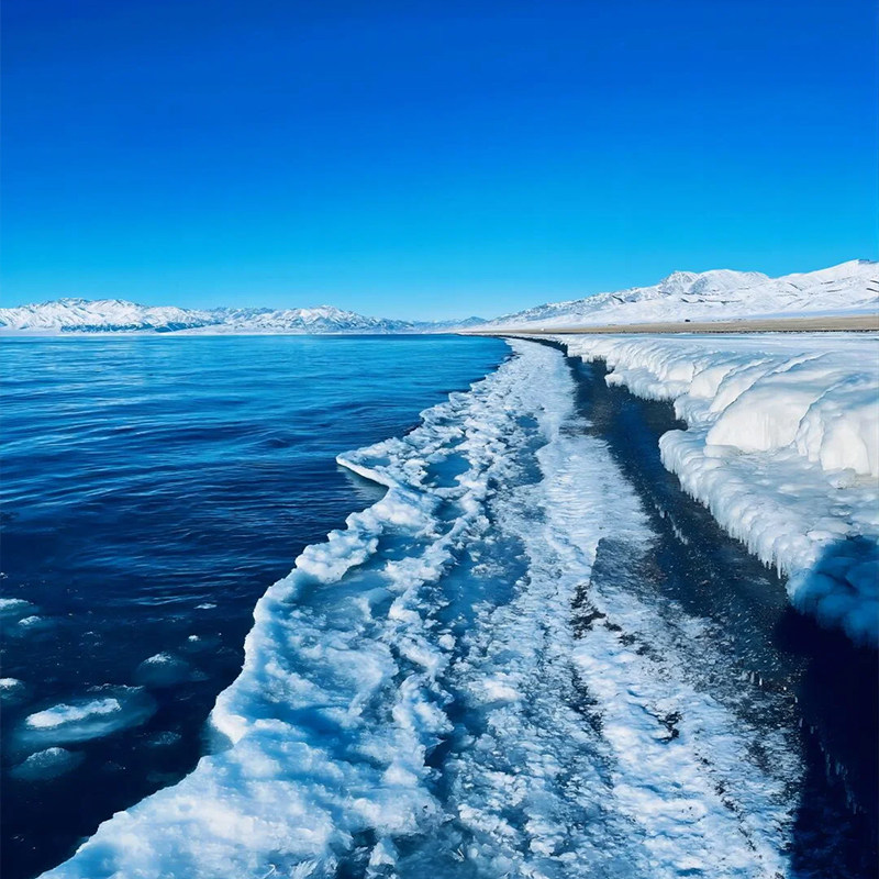新疆北疆全景旅游10日游6人纯玩小团4钻酒店禾木小木屋车进喀纳斯
