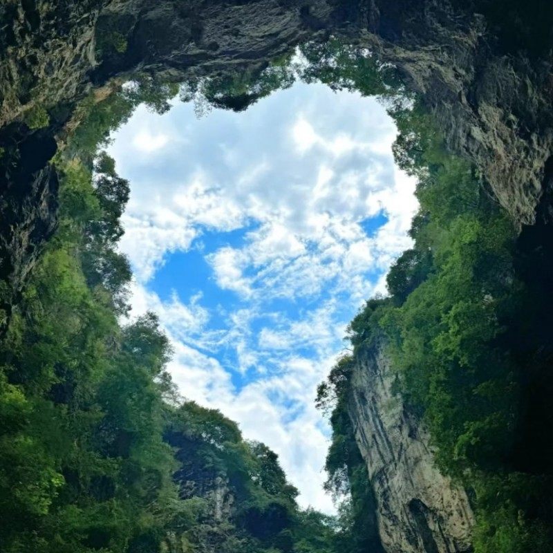 毕节/六盘水发九洞天枪杆岩纯玩一日游|2-8人团九洞天游船玻璃桥