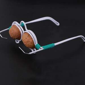 
Walnut moxibustion glasses moxibustion eyes household moxibustion box moxibustion instrument children's lens frame eye moxibustion instrument eye protection