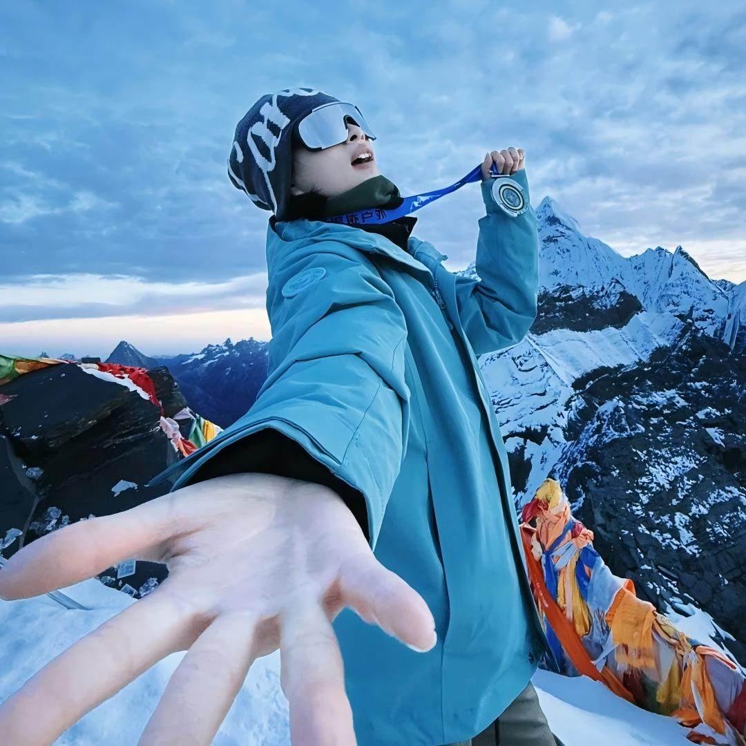 【2-8人徒步雪山登顶】哈巴雪山黑海湖4日纯玩白水台提供装备初级