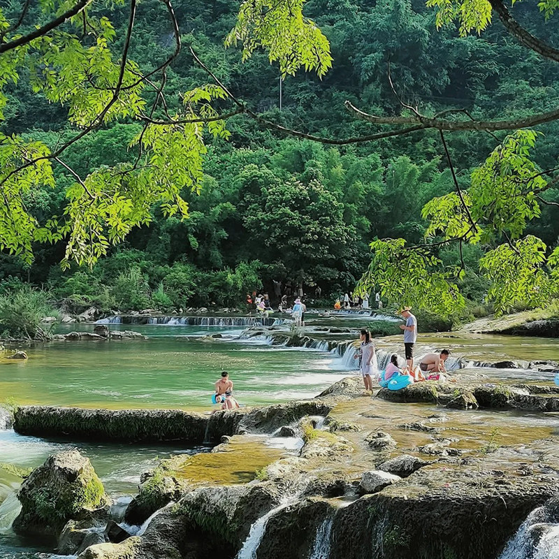 广西柳州狼口泉+香桥岩+鹿鸣谷+响水石林+响水瀑布纯玩小团一日游