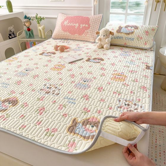 
Summer ice silk latex mat three-piece set mother and baby A-class bed sheet summer cool pad latex mat student dormitory single person