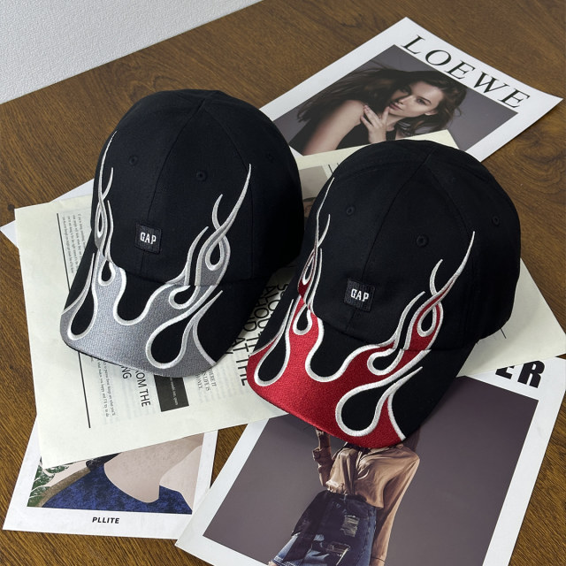 Kanye Kanye's same hat with flame baseball cap showing his face in small summer versatile baseball cap for men and women's personality hip-hop
