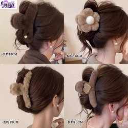 High-End Autumn and Winter Plush Hair Claw Clip, Large Shark Clip Hairpin for Women, Back of the Head 2025 New Style Clip Hair Accessory