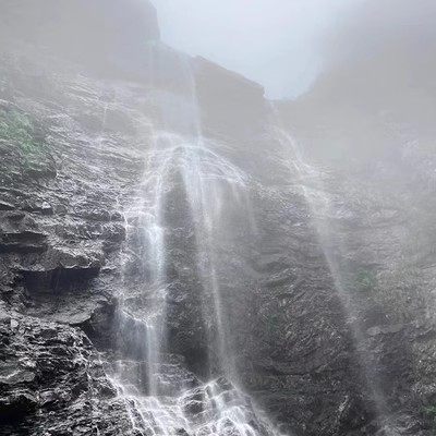 南昌九江庐山景德镇鄱阳湖婺源篁岭井冈山5天4晚跟团游