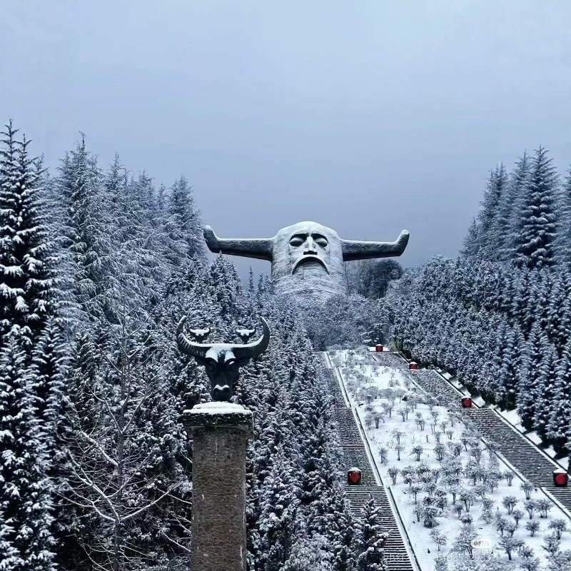 恩施+宜昌+神农架7日游 | 16人品质团+含滑雪8件套+登华中屋脊