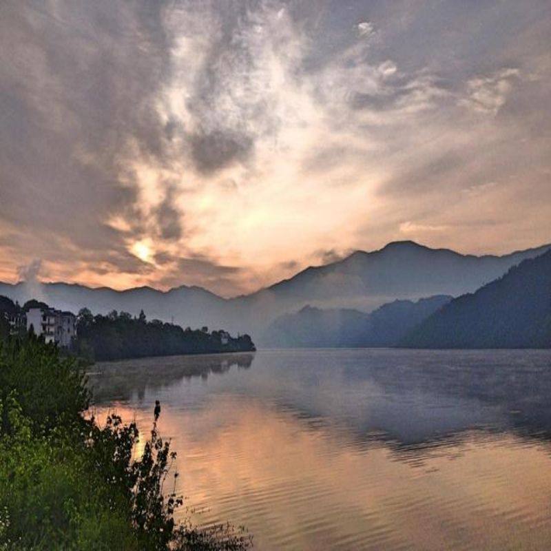 臻选|黄山+宏村西递+山水画廊+徽州古城3日跟团游,品徽风皖韵