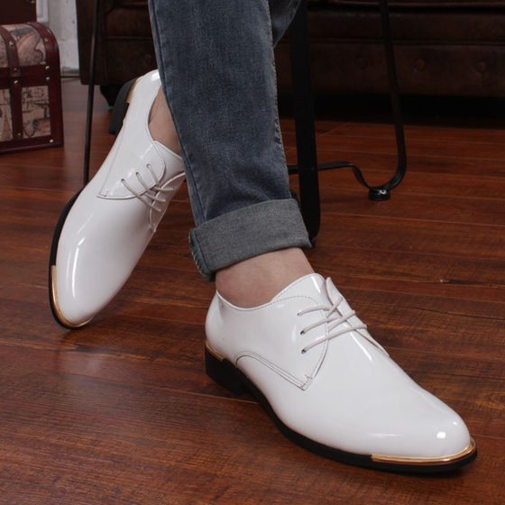 
New spring and summer white popular men's shoes lace-up Korean version British pointed toe men's leather shoes casual shoes wedding shoes trendy