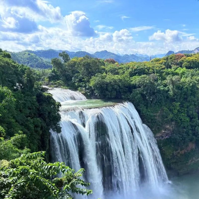 贵州纯玩旅游黄果树瀑布千户苗寨小七孔三日游纯玩3天2晚跟团游